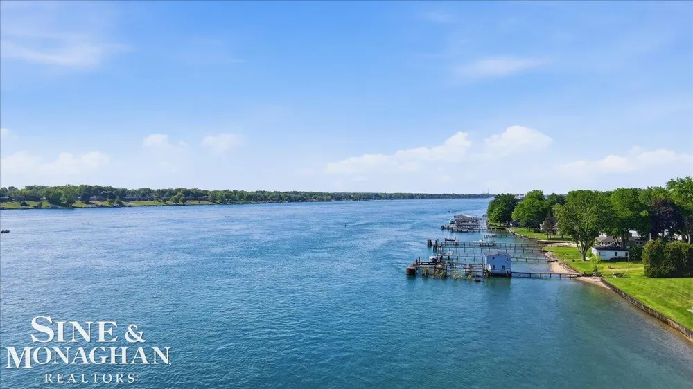 1715 River Road St Clair Township, MI 48079