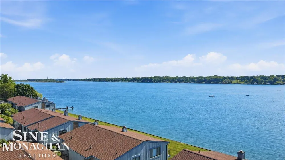 1715 River Road St Clair Township, MI 48079