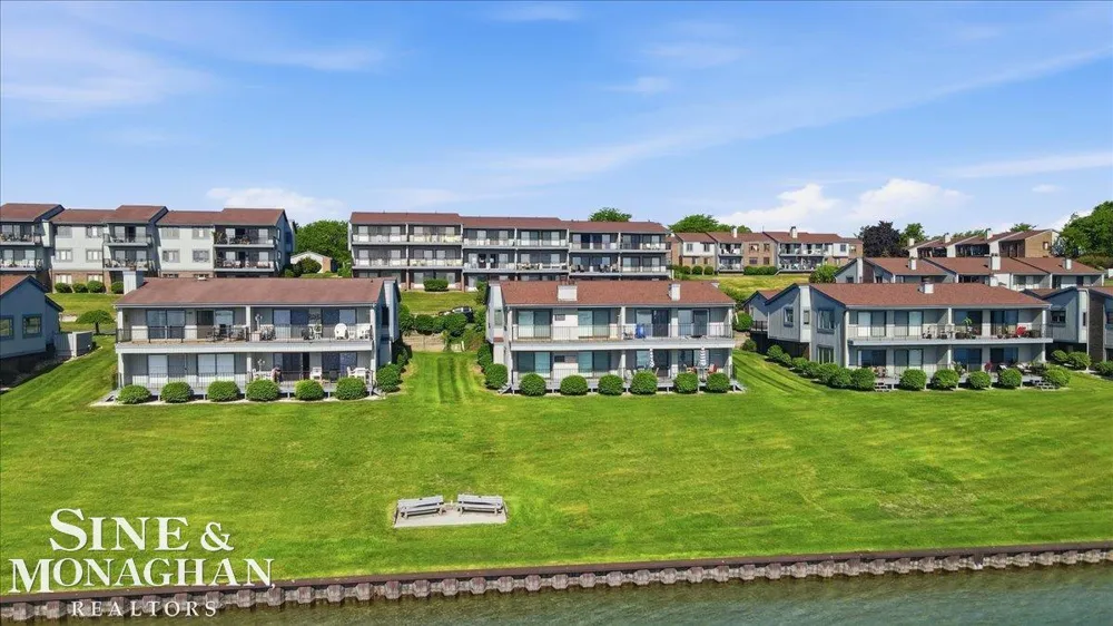 1715 River Road St Clair Township, MI 48079
