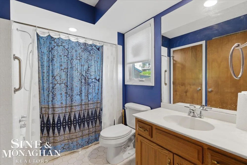 1715 River Road St Clair Township, MI 48079