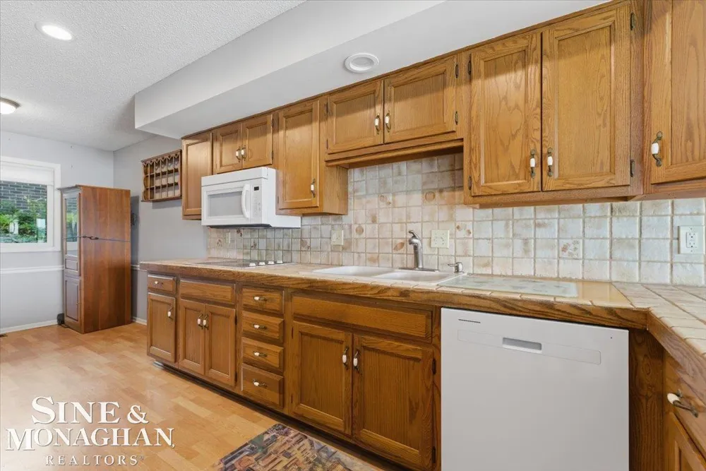 1715 River Road St Clair Township, MI 48079
