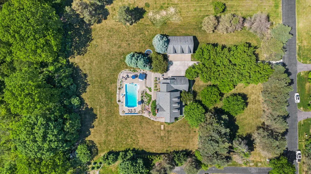 5875 Pinecrest Estates Drive Salem Township, MI 48105