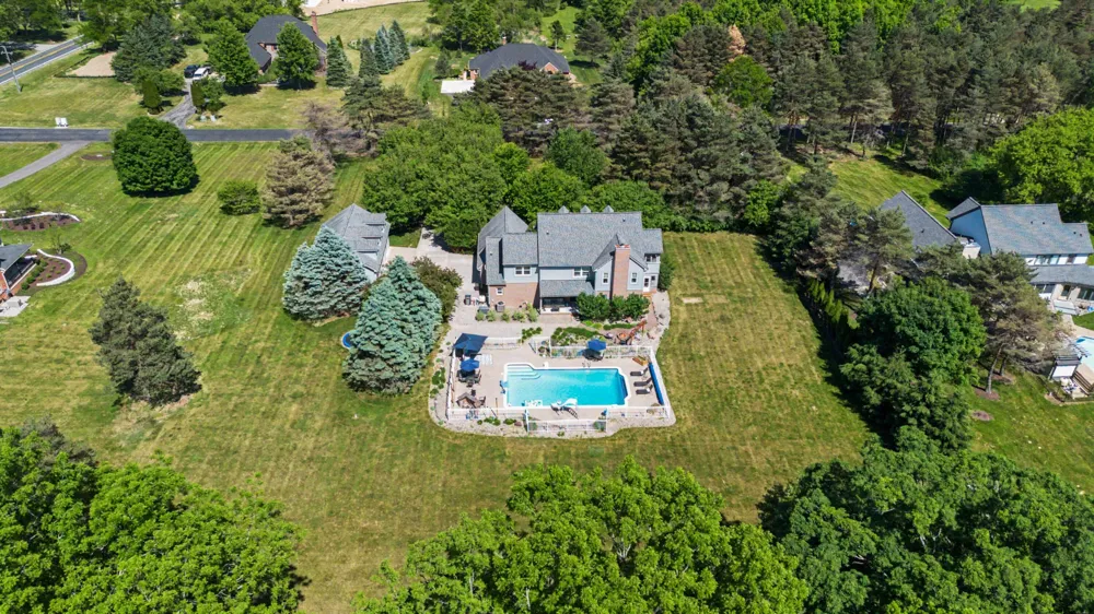 5875 Pinecrest Estates Drive Salem Township, MI 48105