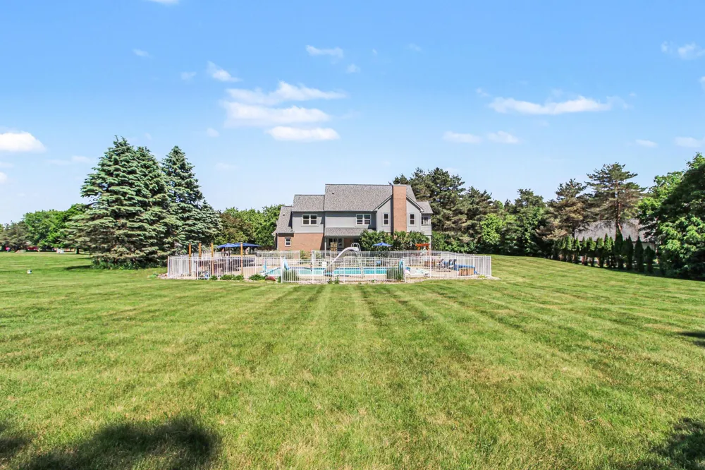 5875 Pinecrest Estates Drive Salem Township, MI 48105
