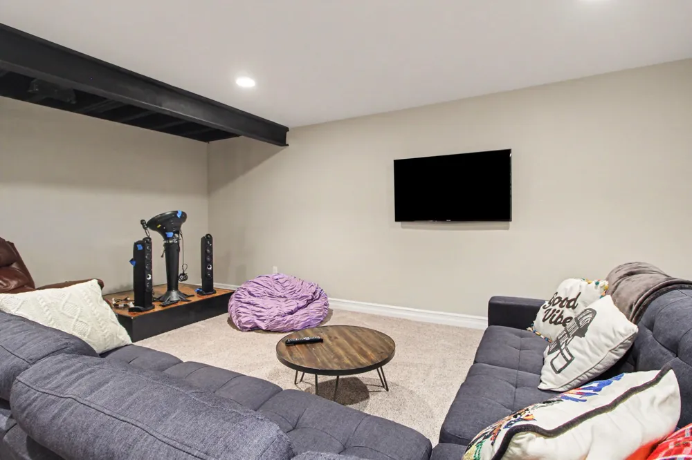 5875 Pinecrest Estates Drive Salem Township, MI 48105