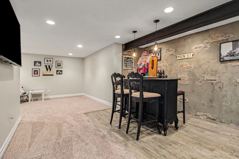 5875 Pinecrest Estates Drive Salem Township, MI 48105