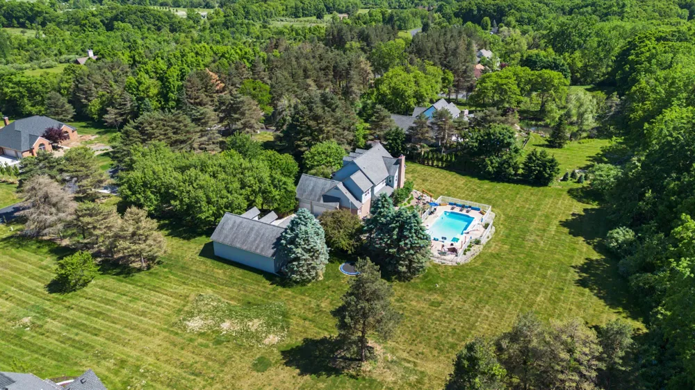 5875 Pinecrest Estates Drive Salem Township, MI 48105