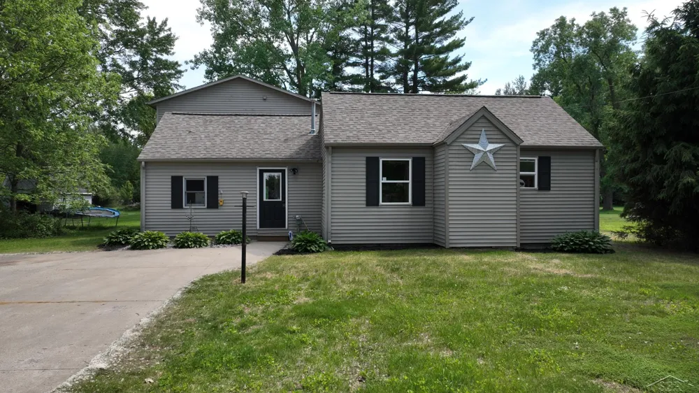 22359 Gratiot Road Merrill Village, MI 48637