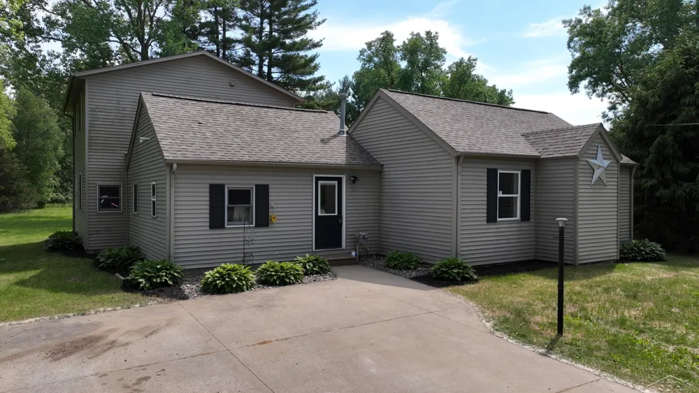 22359 Gratiot Road Merrill Village, MI 48637