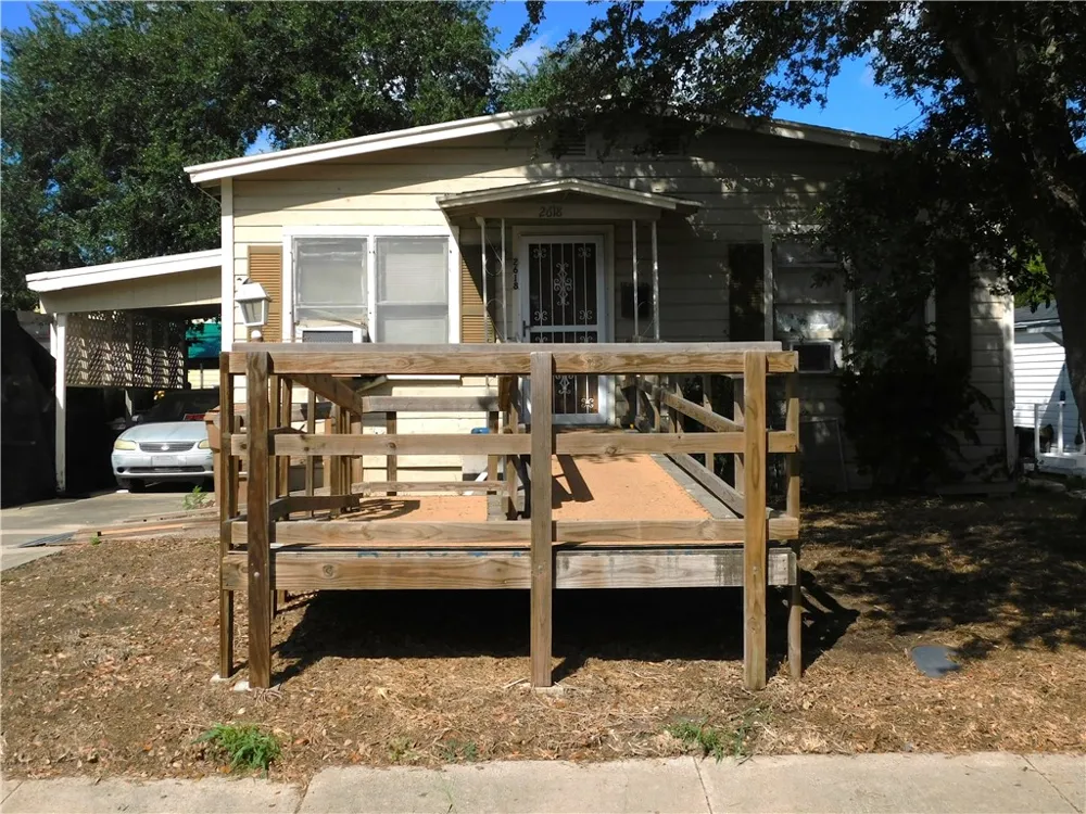 2618 Wainwright Street Corpus Christi, TX 78405