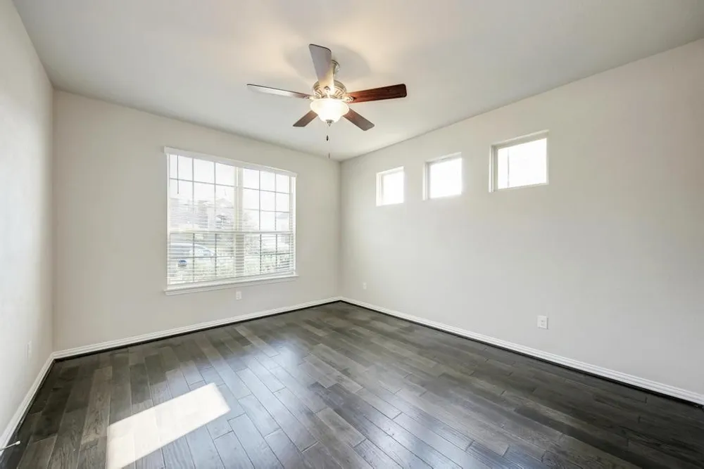 284 Everglade Drive Buda, TX 78610