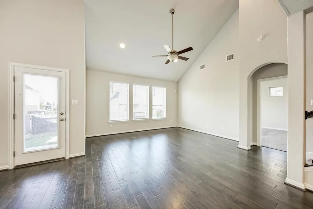 284 Everglade Drive Buda, TX 78610