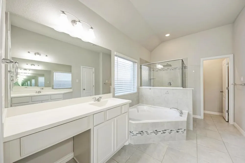 284 Everglade Drive Buda, TX 78610