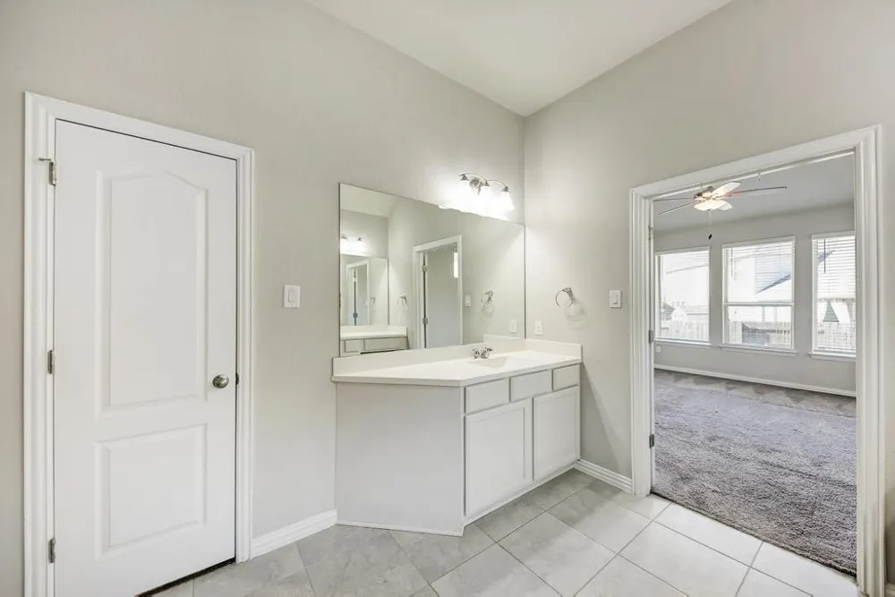 284 Everglade Drive Buda, TX 78610