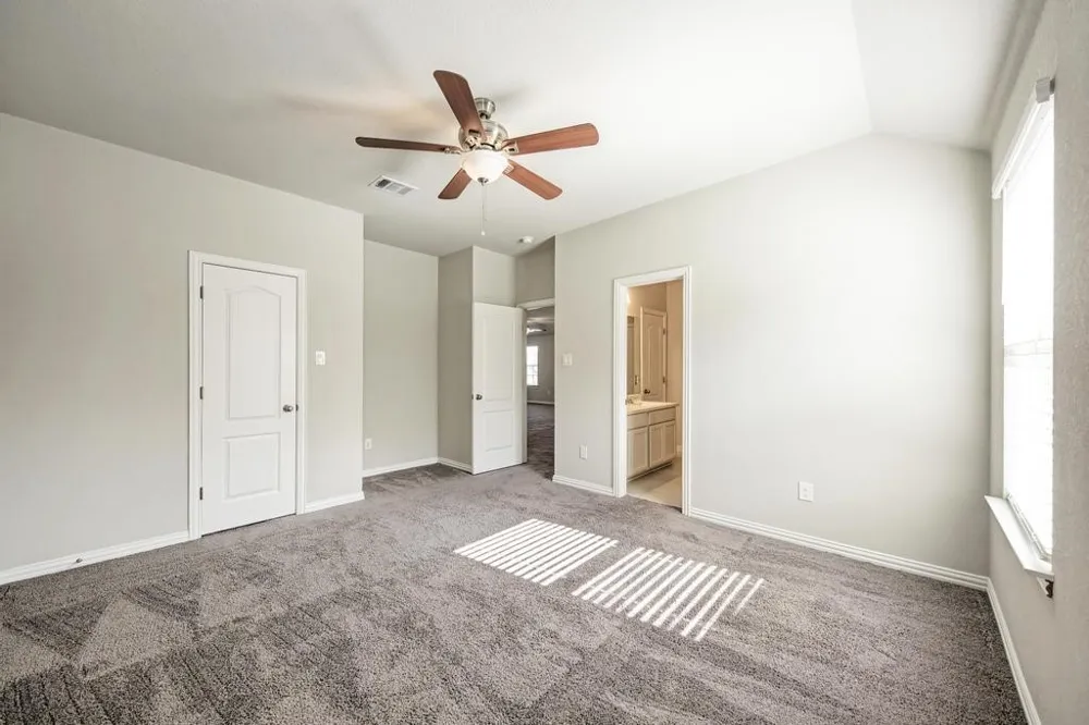 284 Everglade Drive Buda, TX 78610