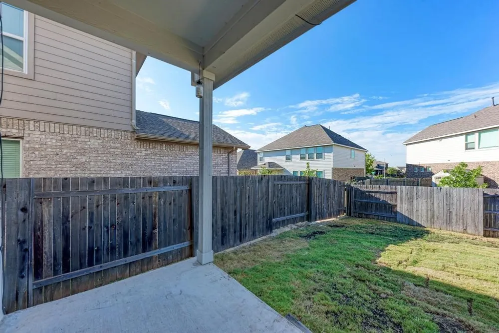284 Everglade Drive Buda, TX 78610