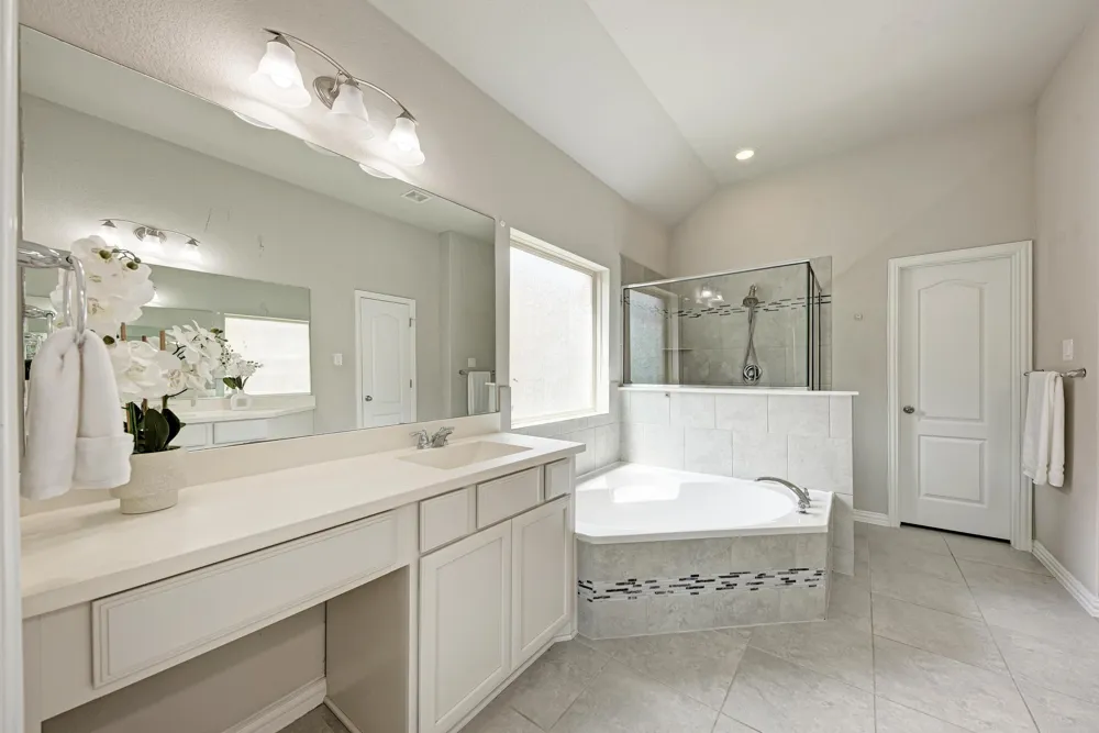 284 Everglade Drive Buda, TX 78610