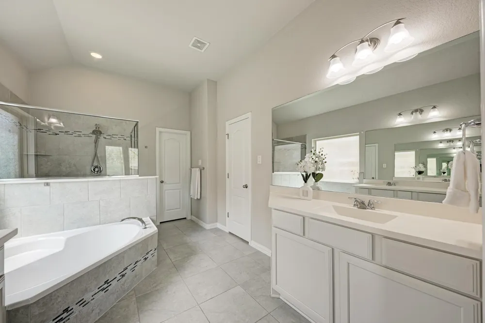 284 Everglade Drive Buda, TX 78610