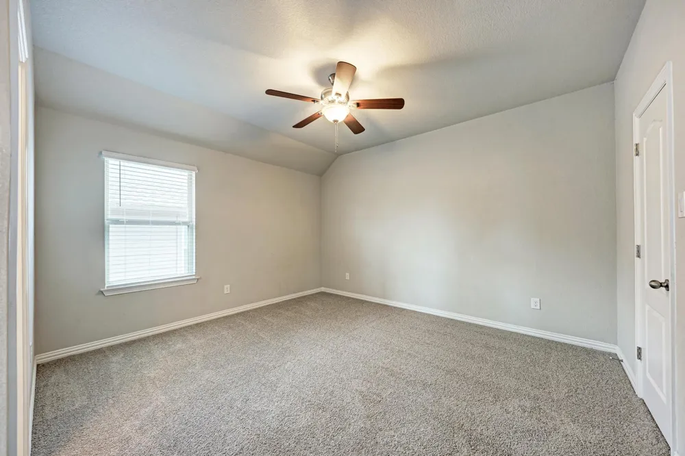 284 Everglade Drive Buda, TX 78610