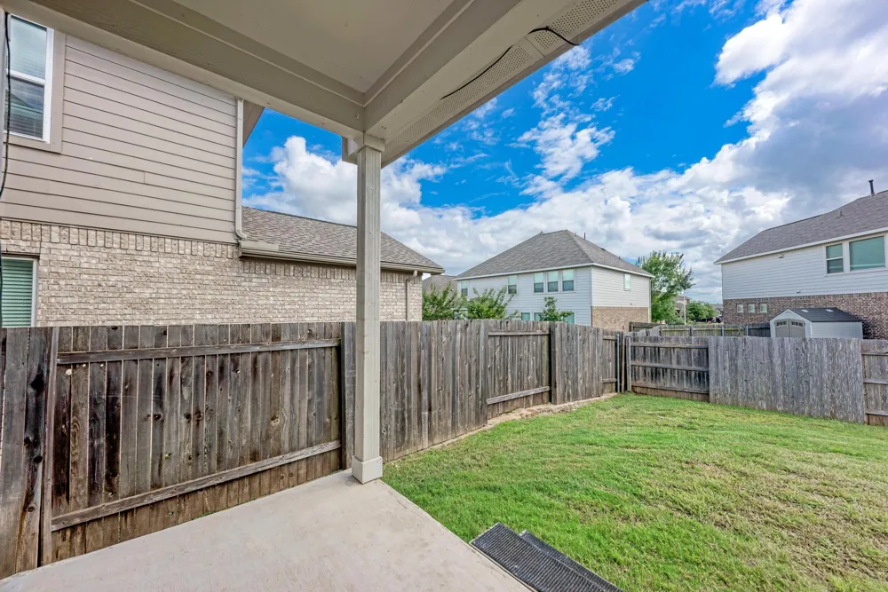 284 Everglade Drive Buda, TX 78610