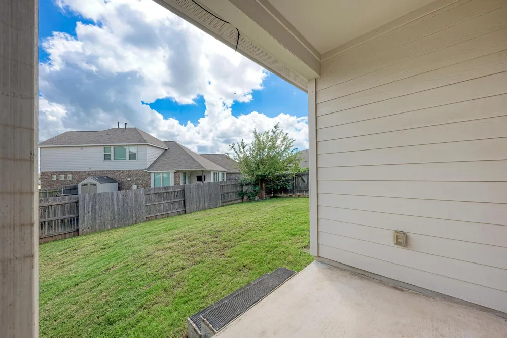 284 Everglade Drive Buda, TX 78610