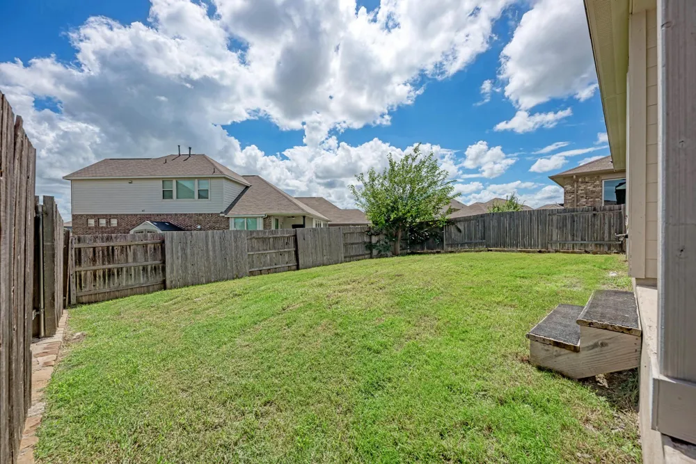 284 Everglade Drive Buda, TX 78610