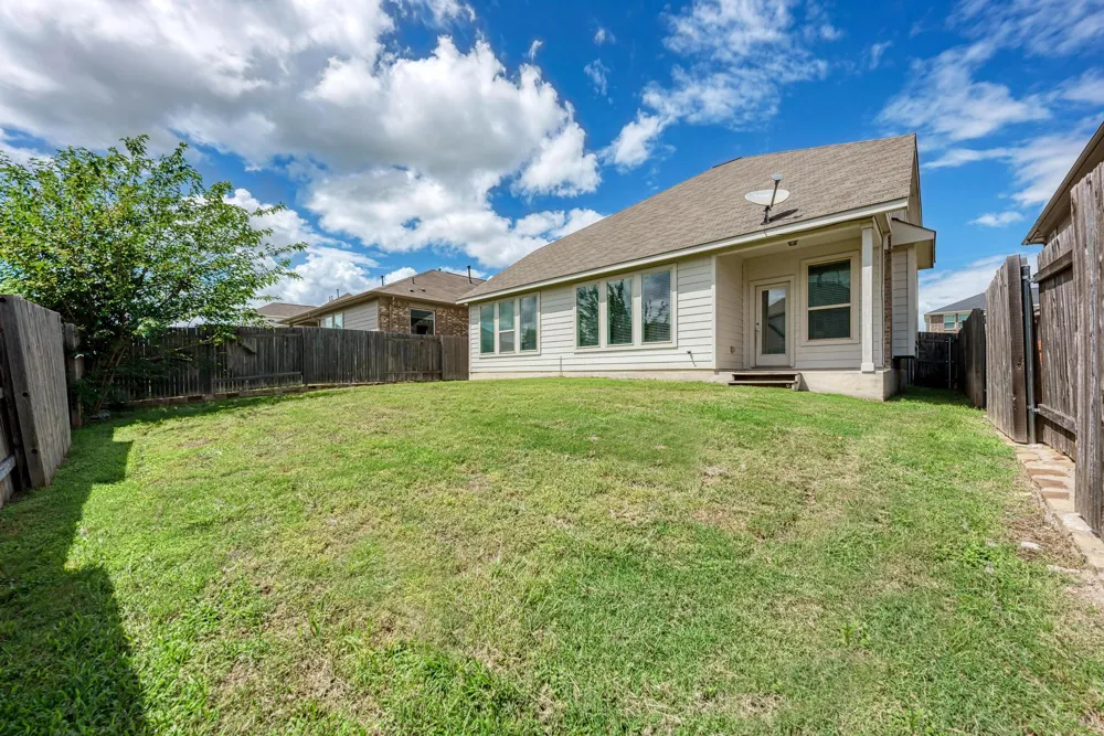 284 Everglade Drive Buda, TX 78610
