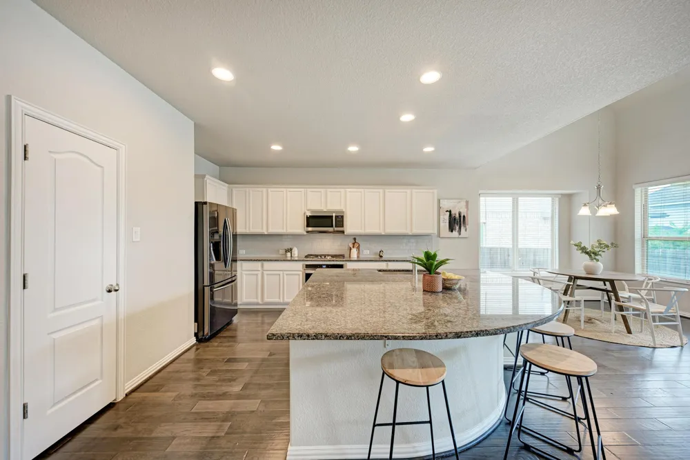 284 Everglade Drive Buda, TX 78610