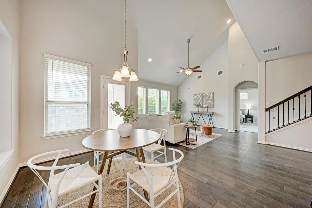 284 Everglade Drive Buda, TX 78610