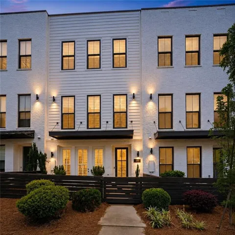 271 Mitchell Lane