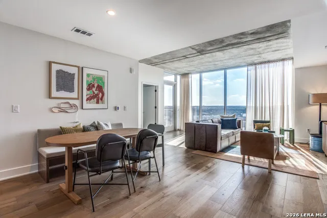 48 EAST AVE #1810 Austin, TX 78701