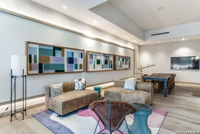 48 EAST AVE #1810 Austin, TX 78701