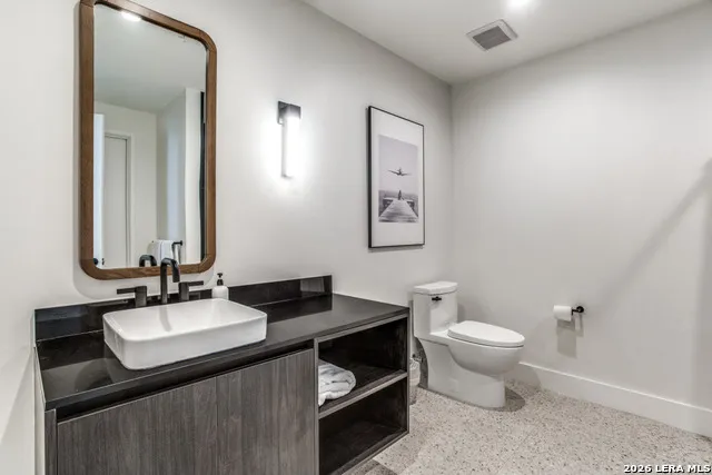 48 EAST AVE #1810 Austin, TX 78701