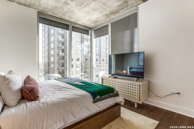 48 EAST AVE #1810 Austin, TX 78701