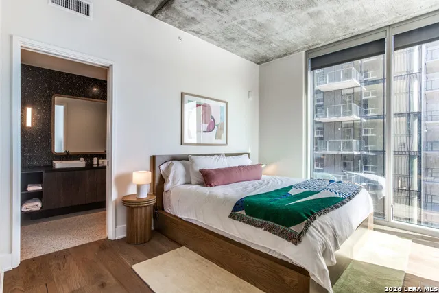 48 EAST AVE #1810 Austin, TX 78701