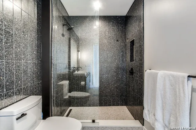 48 EAST AVE #1810 Austin, TX 78701