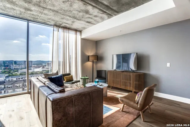 48 EAST AVE #1810 Austin, TX 78701