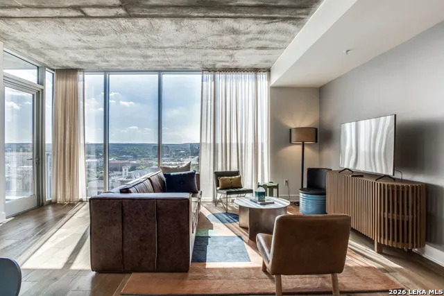48 EAST AVE #1810 Austin, TX 78701