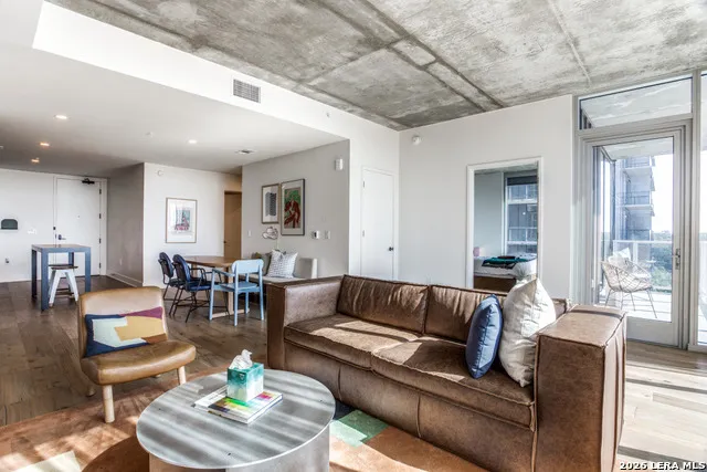 48 EAST AVE #1810 Austin, TX 78701