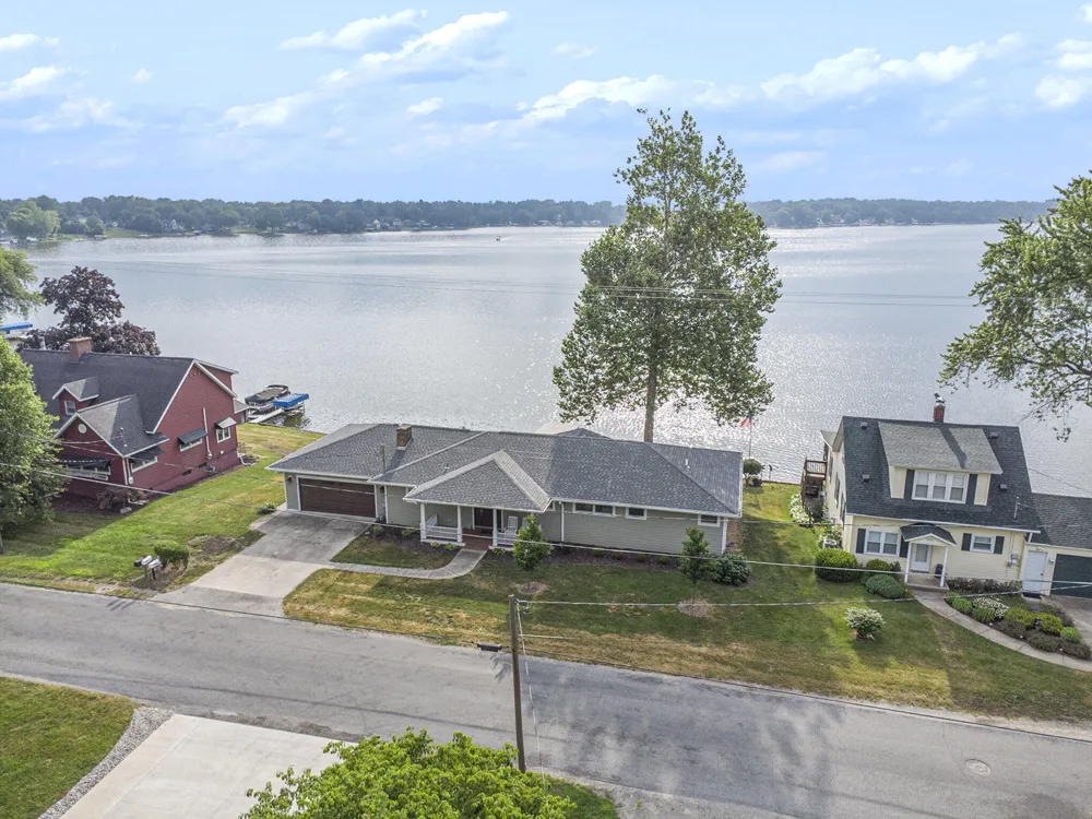 905 Elm Street Colon, MI 49040