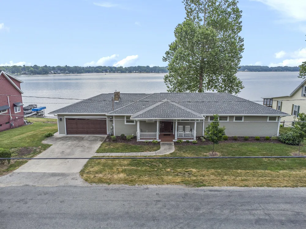 905 Elm Street Colon, MI 49040