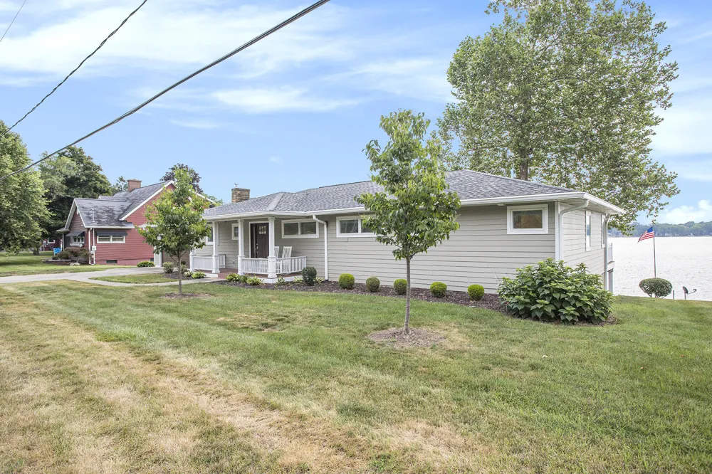 905 Elm Street Colon, MI 49040