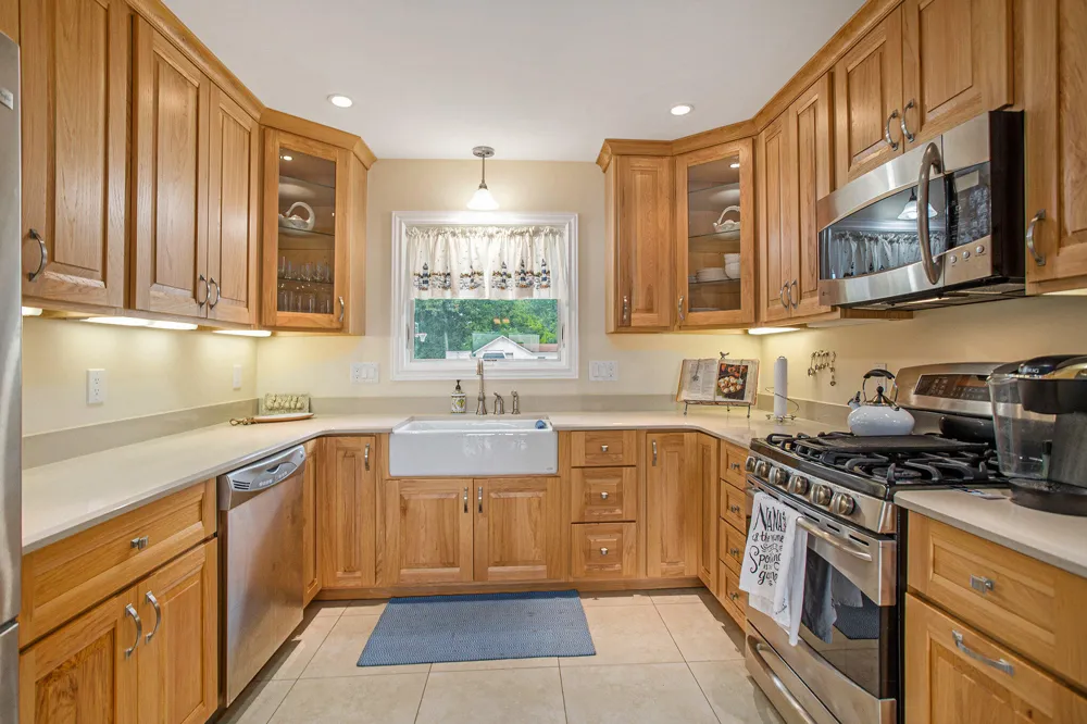 905 Elm Street Colon, MI 49040