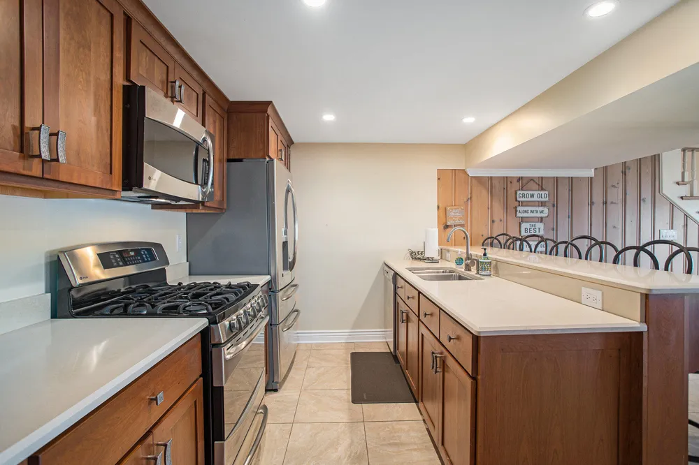 905 Elm Street Colon, MI 49040