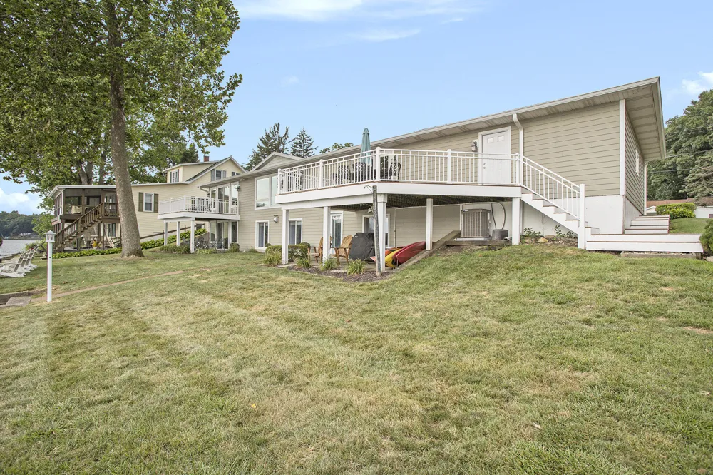 905 Elm Street Colon, MI 49040
