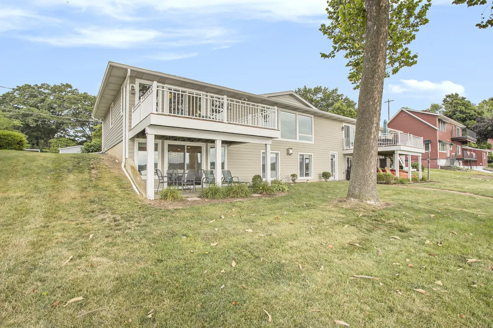 905 Elm Street Colon, MI 49040
