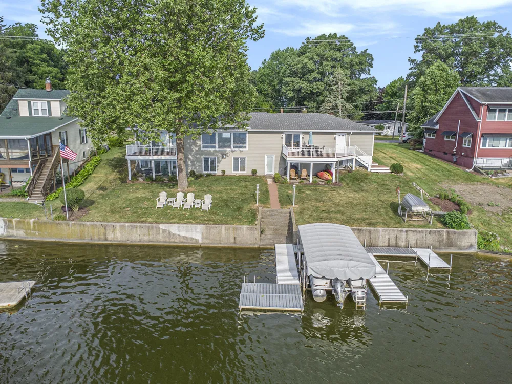 905 Elm Street Colon, MI 49040