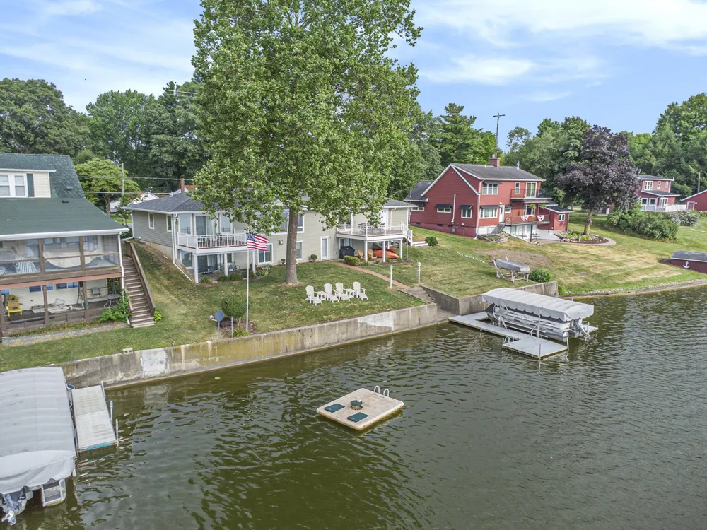 905 Elm Street Colon, MI 49040
