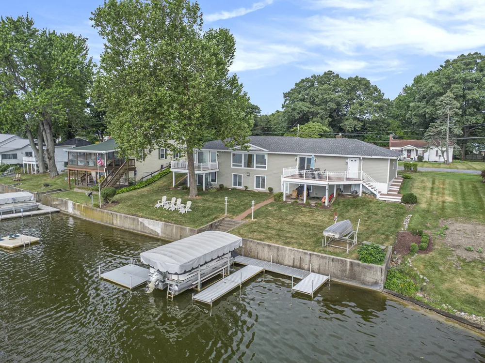 905 Elm Street Colon, MI 49040
