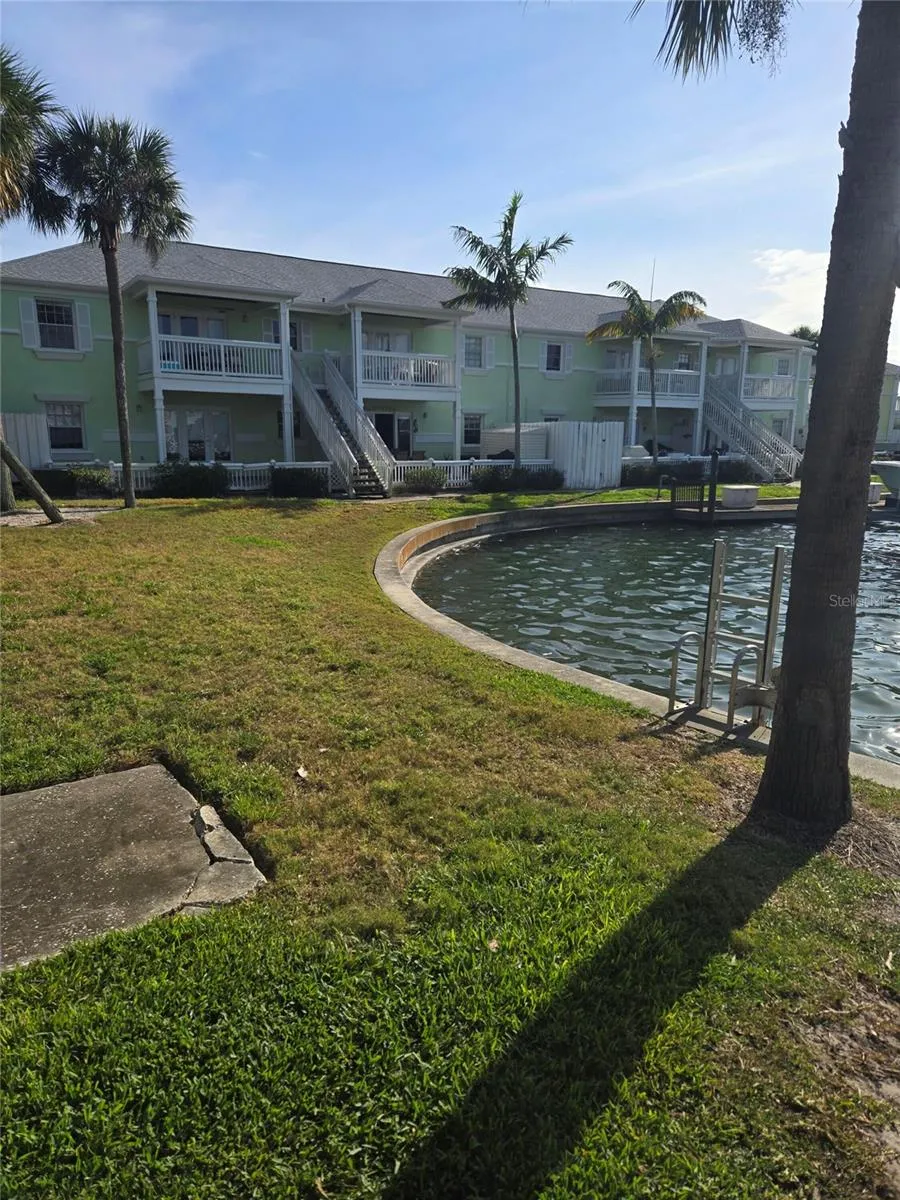 5231 BEACH DRIVE SE #A St Petersburg, FL 33705